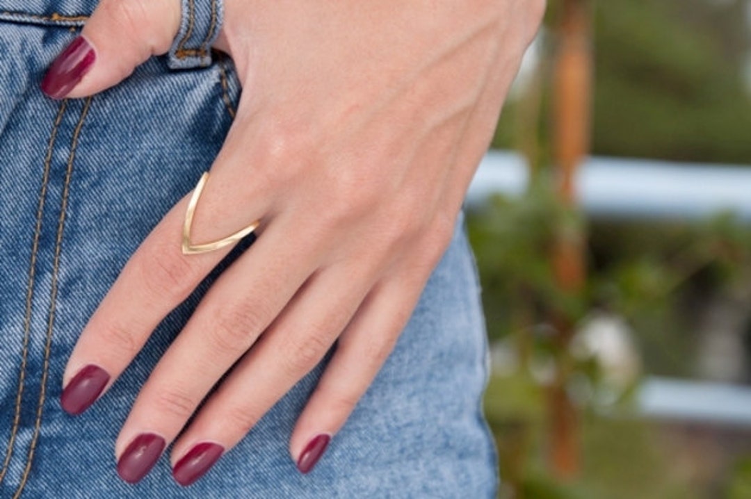 Solid Gold 14k V Ring, 14k Gold V Shaped Ring, Chevron Ring, Gold K14