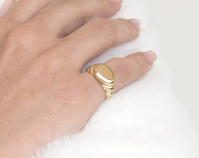 14k Gold Oval Signet Ring, Oval ID Band Ring, Gold Geometric Band Ring, Plain Initial Band Ring, Gold Signet Ring, Oval Signet Monogram Ring