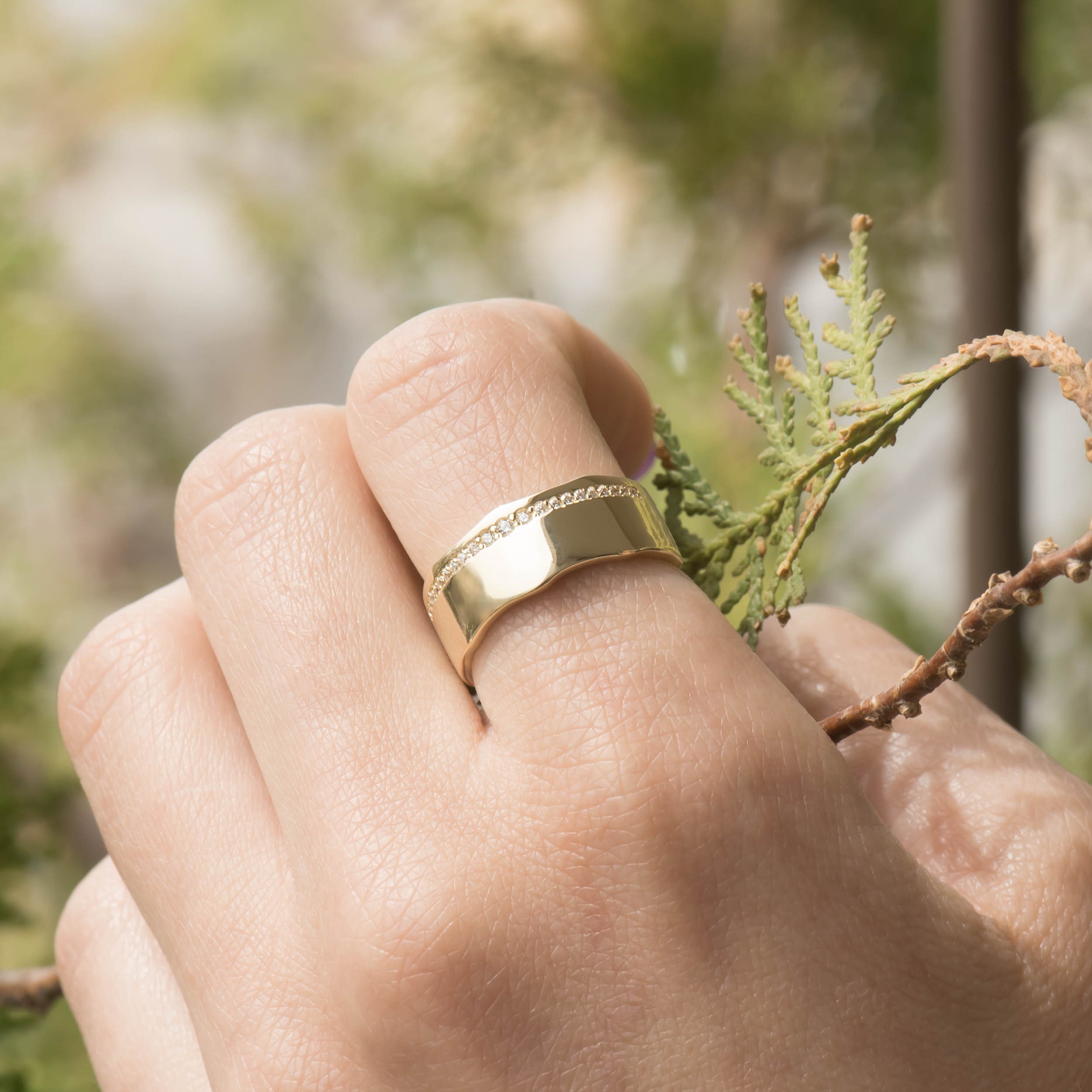 Plain gold diamond ring sale