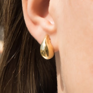 Kendall Drop Mini Dome Earrings, Solid Gold K14 Drop Earrings, Chunky Earrings, Dome Earrings, Minimalist Teardrop Earring, Mothers Day Gift zdjęcie 3