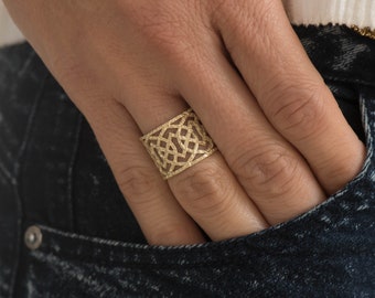 Arabesque Hammered Ring, Wide Ring, Cigar Ring, Solid Gold K14, Chunky Band, Bold Ring, Statement Ring, Vintage Band Ring, Mother Gift