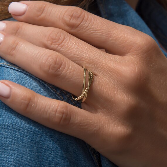 Trinity Ring Rolling Ring Wedding Band 