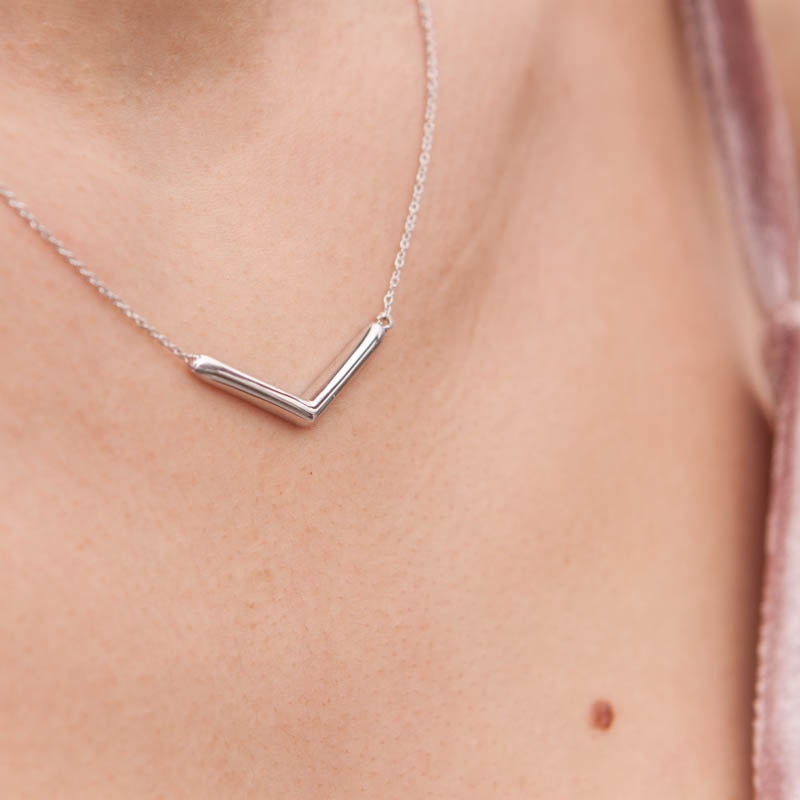 deep v neck necklace