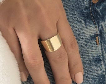 Plain Solid Gold Ring, Flat Signet Ring, Solid Gold 14k Chunky Ring, Gold Wide Ring, Big Signet Ring, Signet Statement Ring, Bold Gold Ring