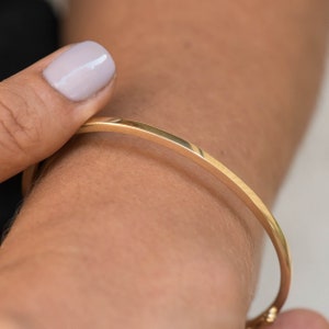 Gold Dainty Hinged Bracelet, Plain Gold Bracelet, Real Gold Plain Bangle, 14k Gold Hinged Bangle, Dainty Gold Bracelet, Perfect Sister Gift