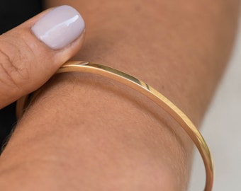 Pulsera con bisagras ovaladas delicadas de oro, pulsera de oro liso, brazalete de oro liso, brazalete con bisagras de oro de 14 k, pulsera de oro delicado, regalo de hermana perfecta