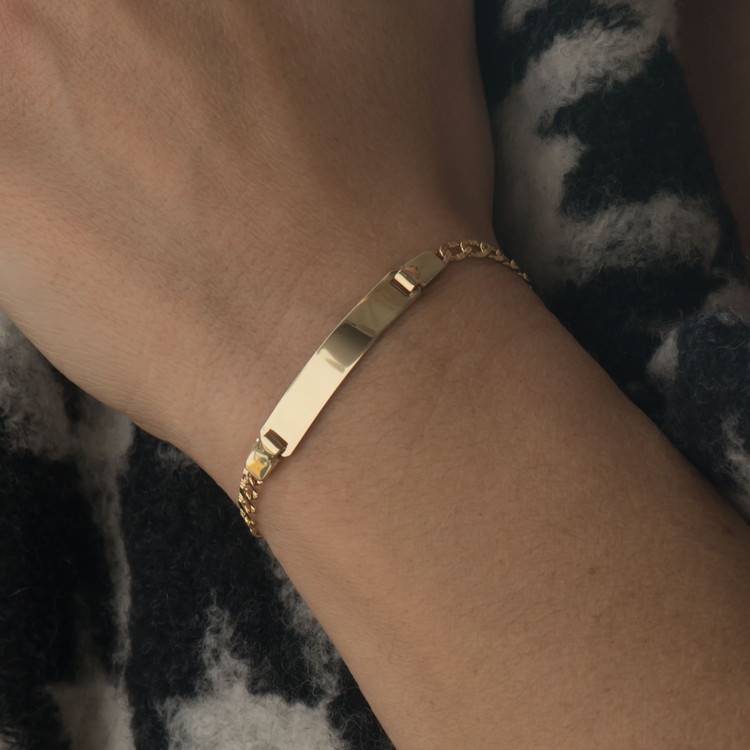 Gold identity bracelet best sale ladies