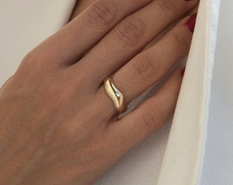 14k Gold Dome Ring, Golvende Dome Ring Goud, Gouden Gebogen Ring, Vintage 14k Solid Gold Ring, Dome Ring Minimalistisch, Gouden Chunky Ring, Moeder Cadeau