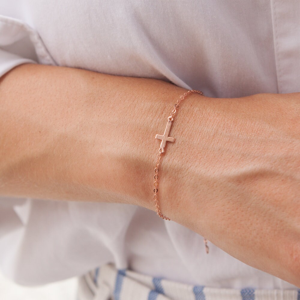 Pull chain cross bracelet Clearance