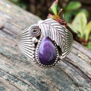 Heavy duty Intricate Wampum Tear Drop Leaf Sterling Silver Ring.
