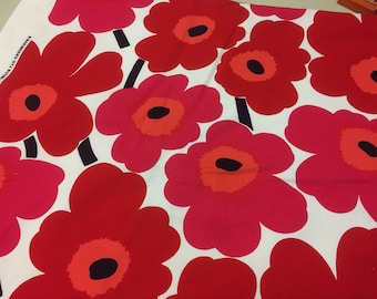 Marimekko Red Pieni Unikko Polsterstoff Baumwoll-Canvas, halber Meter x 150 cm, Finnland