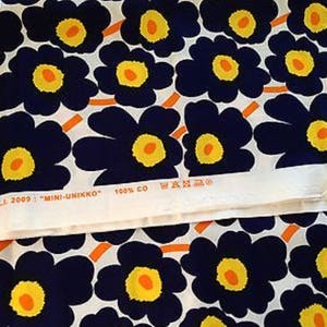 Marimekko Azul amarillo Mini Unikko pieza de tela de algodón, 29"x 56", Finlandia