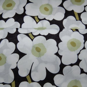 Tela de algodón Marimekko Mini Unikko, vendida por media yarda, 58" de ancho, blanca y negra