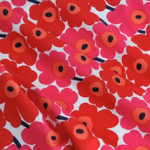 Tejido de algodón Marimekko rojo mini Unikko, vendido por media yarda, de Finlandia, diseño Maija Isola