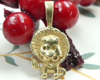 Adorable Lion Pendant 14K Yellow Gold