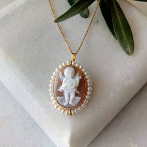 Real Cameo with Pearl pendant and brooch-K18 Gold Cameo pendant-Carved by hand Angel profile-Handmade jewel-Gold Pin-Pearl Pendant-Cameo pin