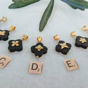 Colgante de oro macizo de 18 quilates, estilo bizantino, hecho a mano. Piedra preciosa de ónix negro. Oro amarillo de 18 quilates. Joyería griega. Colgante para mujer. Joya bizantina.