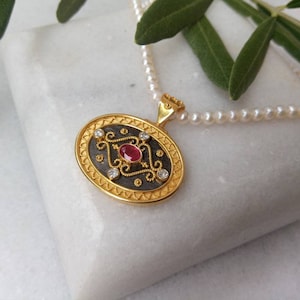 Joyas bizantinas K18 HECHAS A MANO. Collar K18. Collar de perlas. Colgante de oro K18. Collar de diamantes, rubíes y perlas. Joya griega antigua.