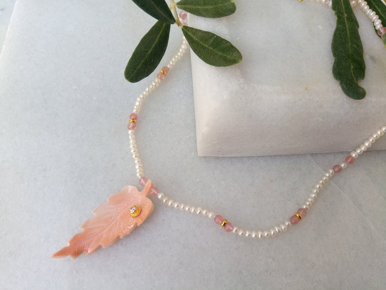 Made out of Gold,Shell/&Pearl.Unique jewelry.Byzantine jewelry.Cameo pendant.Romantic pendant.\u0391nniversary Fine Gift K18 Gold Romantic Leaf