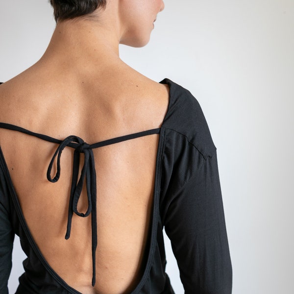 Leslie Backless Long Sleeve Shirt in Black