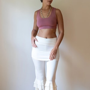 Ruffle Bloomer Yoga uitlopende broek in crème