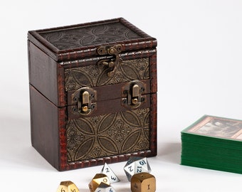 Elven Vault - Mazo de madera y caja de dados para juegos de cartas coleccionables, cartas mágicas DnD y dados y contadores
