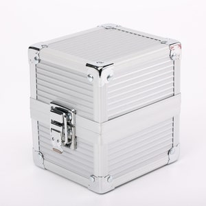 Silver Power Cube Metal Deck Box per giochi di carte collezionabili TCG LCG e anche per riporre dadi e segnalini per DnD Dungeons and Dragons rpg ttrpg