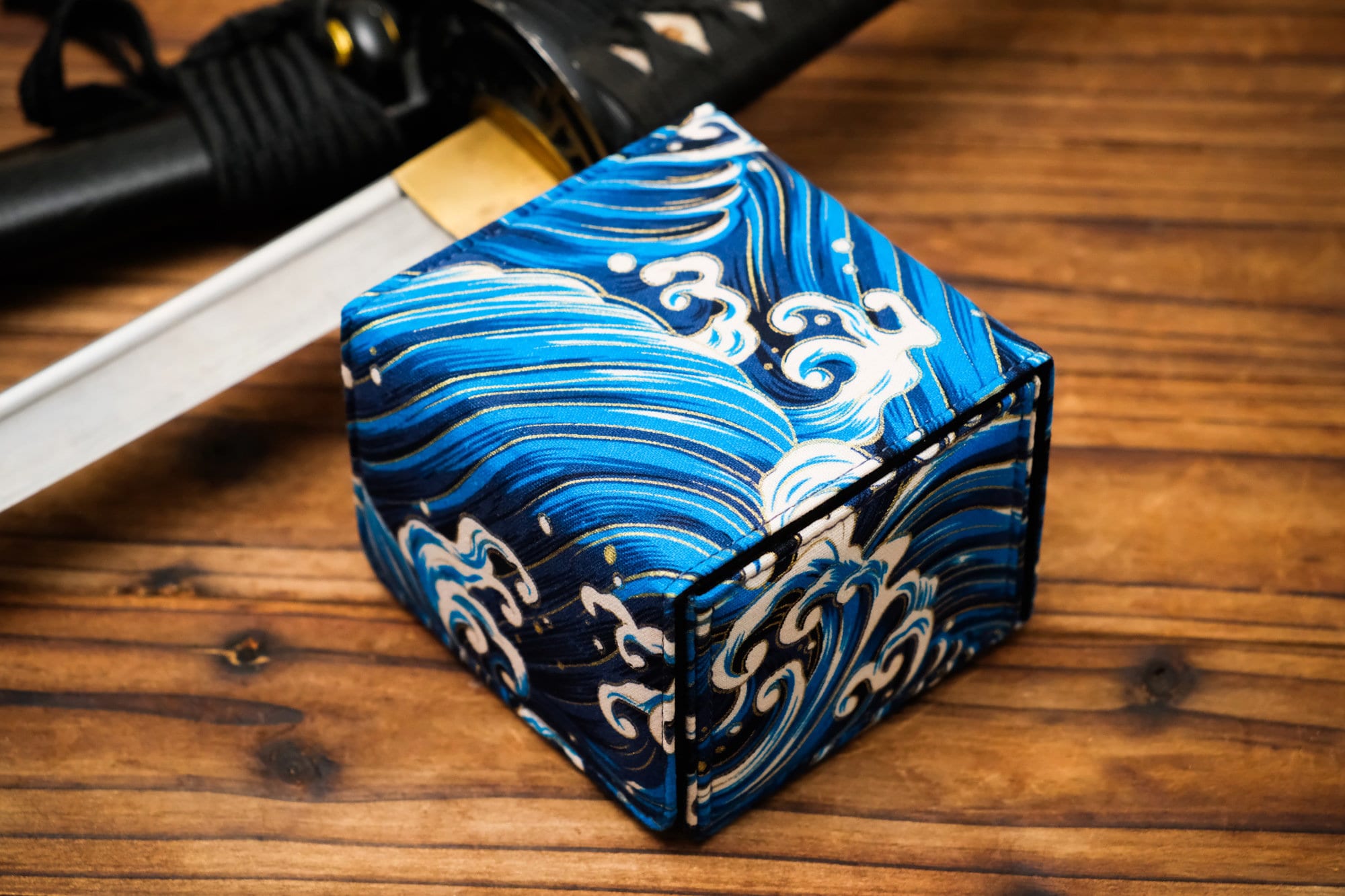 The Geisha (Winter Waves) - Deck Box for Trading Card Games, TCG, EDH, Commander, LCG, DnD Spell Cards, Dice and counters