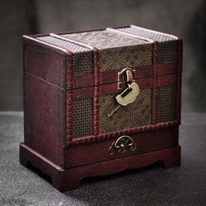 Cassa in legno per giochi di carte, dadi, monete fantasy da collezione, giochi da tavolo, mazzi di poker, Dungeons and Dragons, scatola di legno per riporre oggetti
