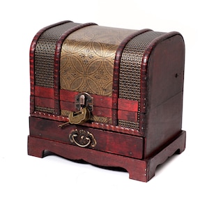 Wooden Case Chest for Collectible Fantasy Coin Dice Counter Card Games Board Games Poker Deck Dungeons and Dragons Wood Box Storage