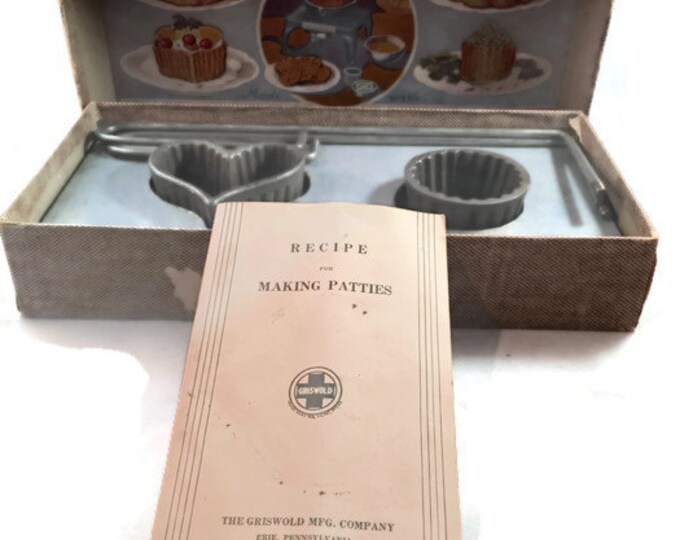 ANTIQUE Cast Iron Molds, Griswold Patty Molds Set 2, Deep Pattern Heart