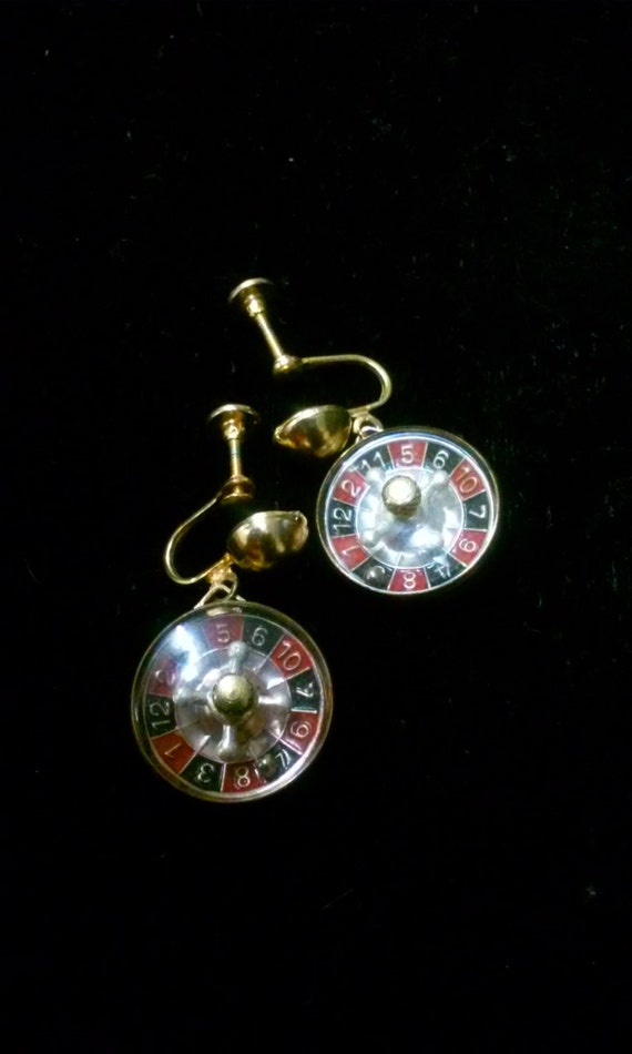 Vintage roulette wheel Gem