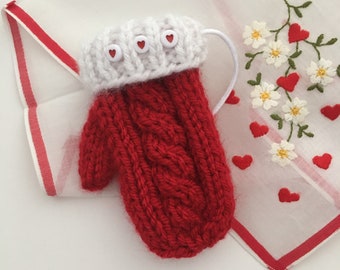 Mini Mitten Ornament, Valentines Ornament, Gift for mom, Mothers gift, Mother's Day decor, Gift tag, Tree decoration, LITTLE CHUNKY MITTEN