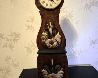Rare old Mora table clock from Dalarna kurbits hand painted.