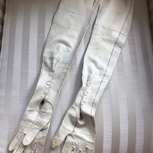 Pair of Antique French Mousquetaire White Kidskin Leather Opera Gloves with Pearl Buttons