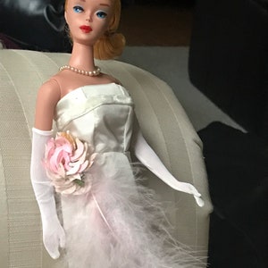 Fabulous Vintage Barbie Clone Evening Gown Formal Dress With Mattel Pearls, Gloves & Heels
