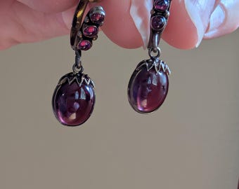 Pretty EDWARDIAN Garnet and Gold Gilt Dangle Screw On Earrings Circa 1910