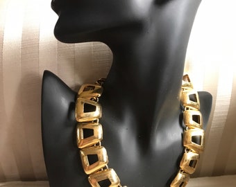Leuchtendes Matt Gold ANNE KLEIN Designer Modernist Collar Halskette