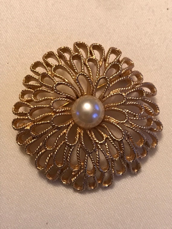 TRIFARI 1950年代 ゴールドトーン パール ブローチ Vintage Trifari