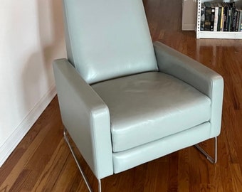 Mid Century Modern DESIGNS WITHIN REACH Flight Recliner Powder Blue Leather Like New