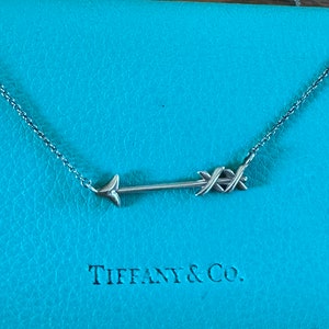 TIFFANY Co Paloma Picasso Graffiti Arrow Sterling Pendant
