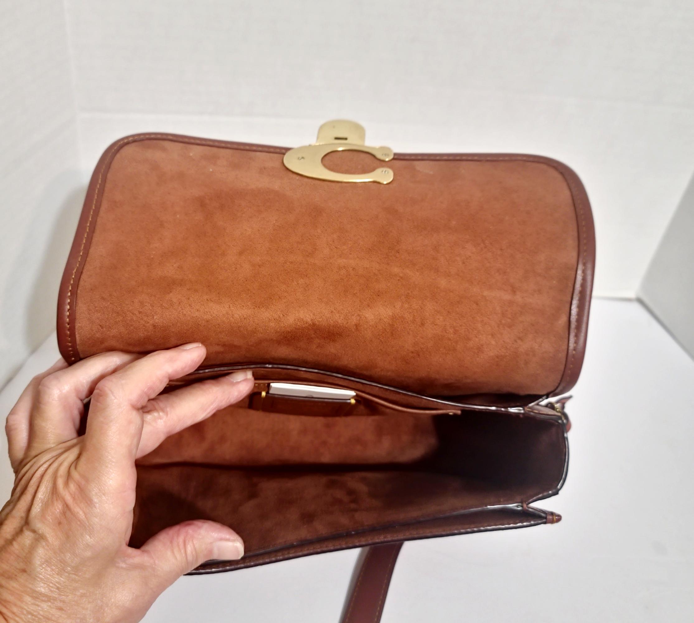 バッグ 2201 Vintage Coach Shoulder Bag Brown Coach Studio Shoulder / Crossbody Bag in Signature Canvas / Brown