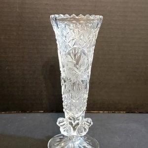 Hofbauer &quot;Byrdes Collection&quot; Crystal 7&quot; Bud Vase / Germany