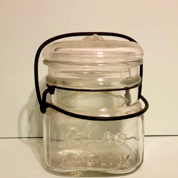 Hazel Atlas Clover Leaf "Good Luck" One Half (1/2) Pint Canning Jar / Metal Bale