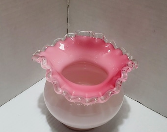 Vintage Fenton Pink / Peach Crest Ruffled Vase