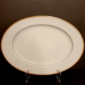 Mikasa &quot;Wheaton&quot; Bone China Oval Serving Platter / Japan