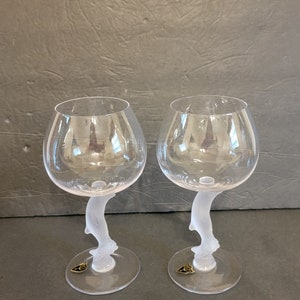 Coppia di calici da vino oversize con corona d&#39;oro da 7-3/4&quot; E & R Bayel Crystal DOLPHIN / (4) coppie disponibili / Francia