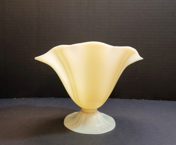 Steuben Model 2683 Green Glass Vase Designed by Fredrick Carder Steuben Model 2683 Green Glass Vase Designed by Fredrick Carder