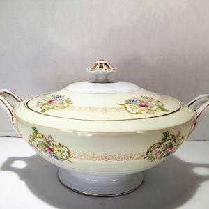 Diamond China Covered Vegetable Bowl / Pattern # 10 / Japan