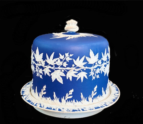 Dudson Pottery Cameo Blue & White Jasperware Cheese Dome / Leaves